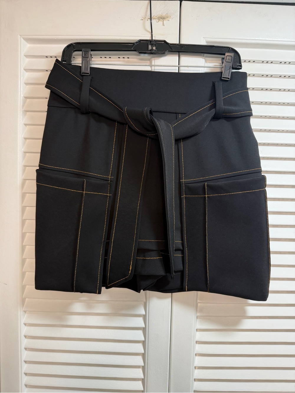 LE LIS BLANC Scuba Brazilian Skort With Amber Stitching. Size 4